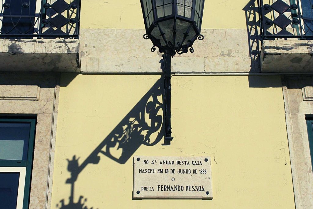 Largo S. Carlos – Lisbon with Pessoa