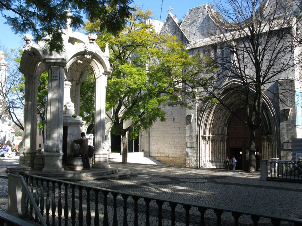 Largo do Carmo, Lisbon